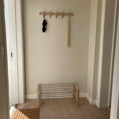 Stilfull I Sentrum Med 3 Soverom Og Parkering Апартаменты Арендаль