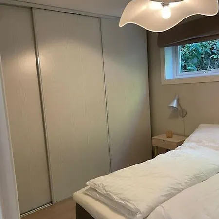 Διαμέρισμα Stilfull I Sentrum Med 3 Soverom Og Parkering Arendal