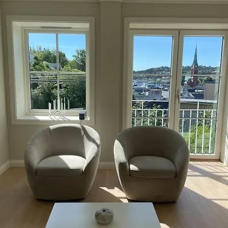 Apartamento Stilfull I Sentrum Med 3 Soverom Og Parkering *