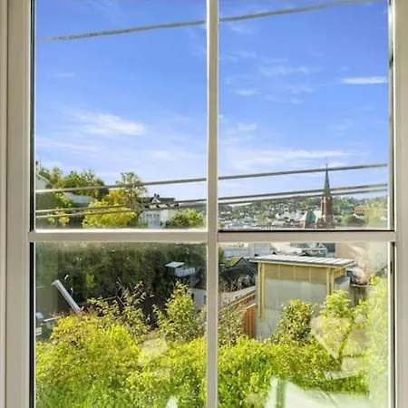 Апартаменты Stilfull I Sentrum Med 3 Soverom Og Parkering Арендаль