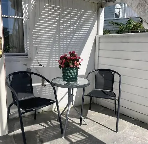 Stilfull I Sentrum Med 3 Soverom Og Parkering Apartament *