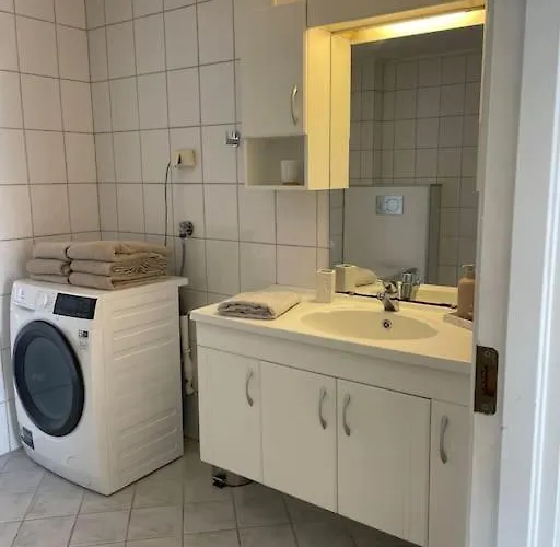 Apartamento Stilfull I Sentrum Med 3 Soverom Og Parkering